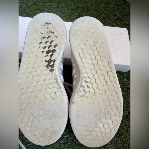 Adidas 7.5 White Iridescent Stripe Sneakers - Picture 8 of 9